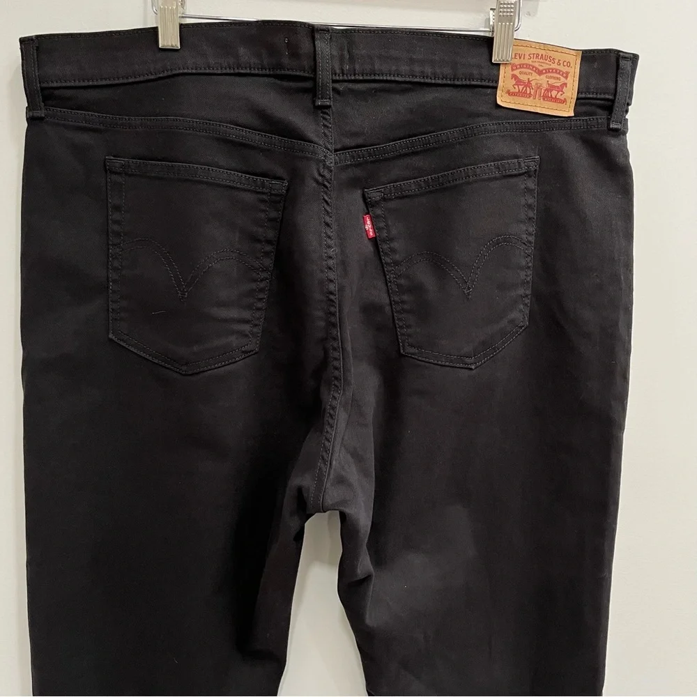 Woman’s Levi’s wedgie skinny black distressed raw hem jeans plus size 20W - Picture 4 of 10